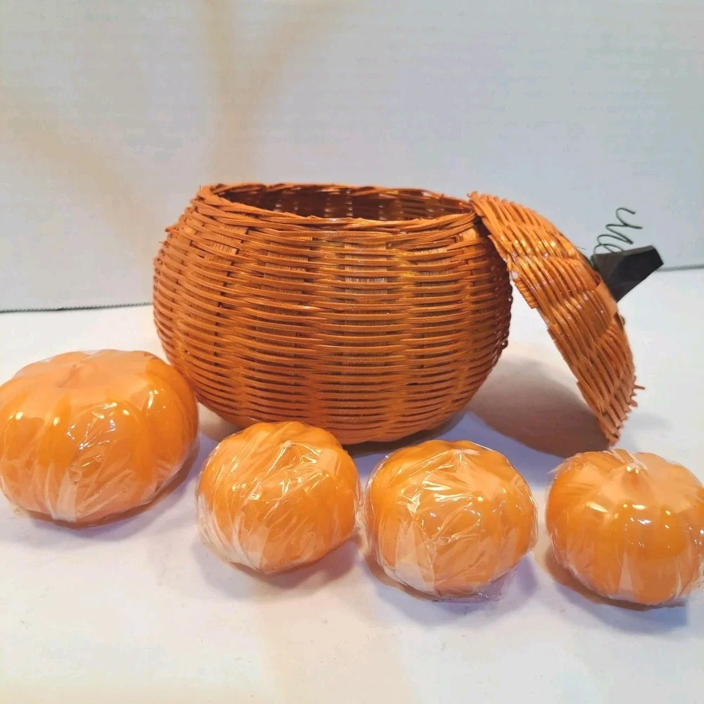 Avon Fall Lot - Harvest Potpourri Wicker Pumpkin Basket & 4 Pumpkin Candles